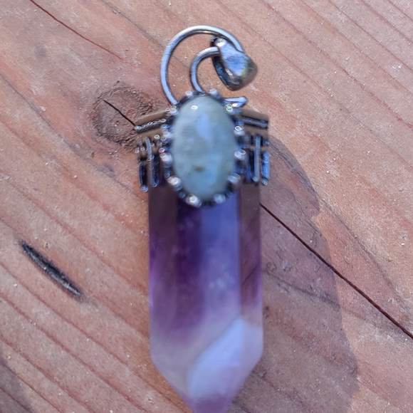 Amethyst & labradorite moon amulet pendant - Picture 4 of 6